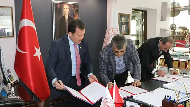 TOMARZA'YA KIZ ÖĞRENCİ YURDU YAPILMASI İÇİN PROTOKOL İMZALANDI
