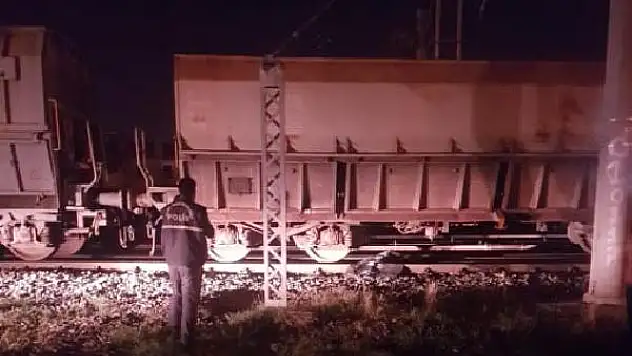 Trenin altında kalan demiryolu işçisi hayatını kaybetti