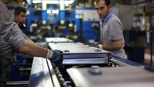 TÜİK açıkladı: Ücretli çalışan sayısı arttı, 3 alanda düşüş yaşandı