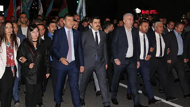 TURAN: 'CUMHURİYETE BİR KEZ DAHA SAHİP ÇIKTIĞIMIZI GÖSTERDİK!'