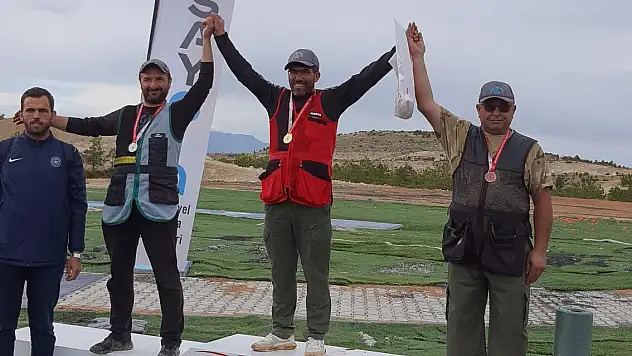 TÜRK DİL BAYRAMI AVCIBAŞI KUPASI'NDA KAYSERİ'YE 4 MADALYA