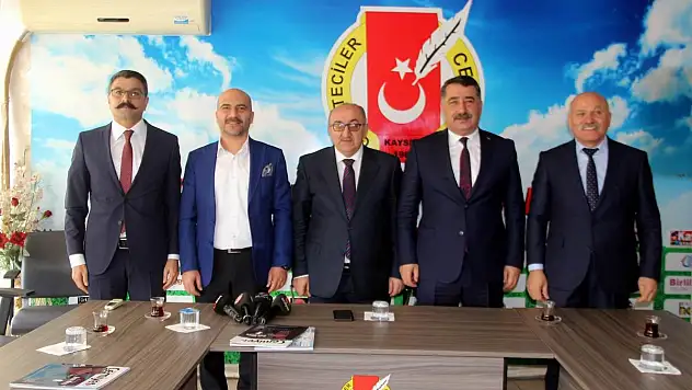 TÜRK-EĞİTİM SEN GENEL BAŞKAN YARDIMCISI YAŞAR ŞAHİNDOĞAN, KAYSERİ GAZETECİLER CEMİYETİNİ ZİYARET ETTİ