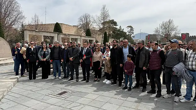 Türk Eğitim Sen Kayseri'den okul saldırılarında hayatını kaybedenler için gıyabi cenaze namazı