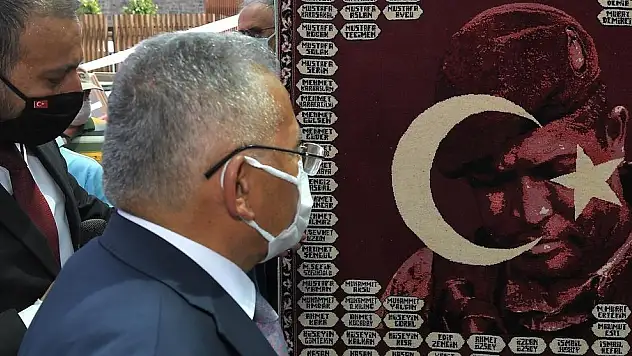 'TÜRKİYE GEÇİLMEZ' SERGİSİNE YOĞUN İLGİ