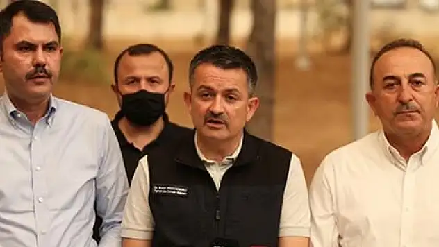 TÜRKİYE YANARKEN BAKAN İTİRAF ETTİ: 'YANGIN SÖNDÜRME UÇAĞIMIZ YOK'