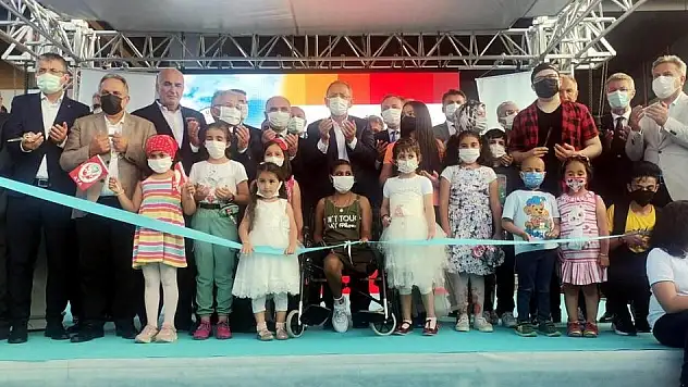 TÜRKİYE'NİN EN BÜYÜK ÇOCUK HEMATOLOJİ VE ONKOLOJİ HASTANESİ AÇILDI