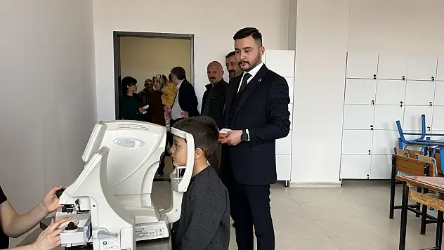 Ülkü Ocakları'ndan Akkışla'da öğrencilere göz ve diş taraması