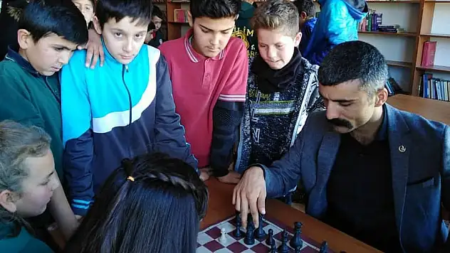 ÜLKÜ OCAKLARI'NDAN 1071 KİTAP PROJESİ HAYATA GEÇİRİLDİ
