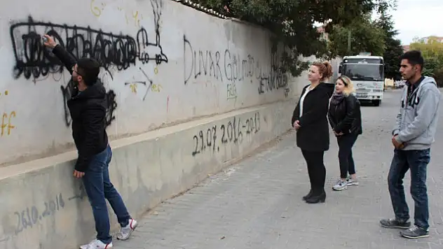 Ülkücü öğrencilerden duvar yazısına tepki