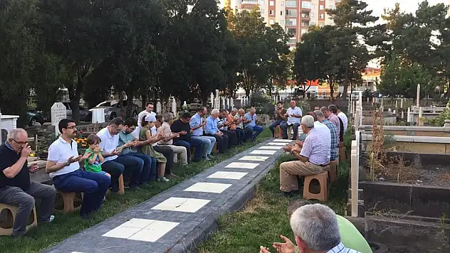 ÜLKÜCÜ PAŞA TAMBAY SEVENLERİ TARAFINDAN ANILDI