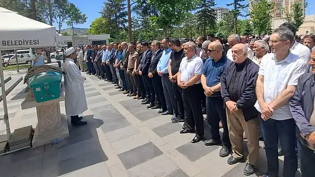 ÜLKÜCÜ ŞEHİT BEKİR ÇİFTER'İN BABASI SON YOLCULUĞUNA UĞURLANDI
