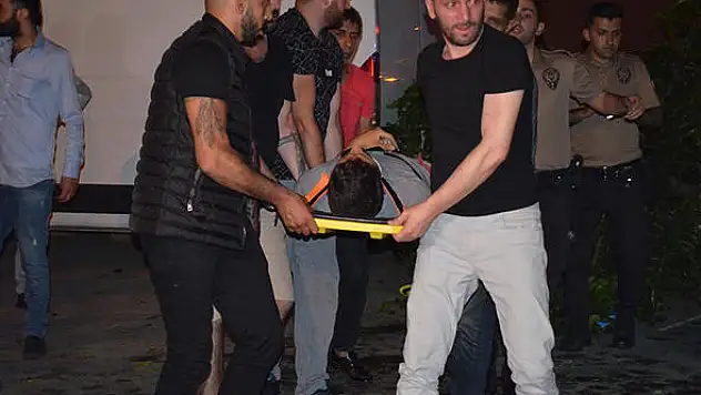 Ümraniye'de dehşet anları! Polisten kaçtı yayaların arasına daldı