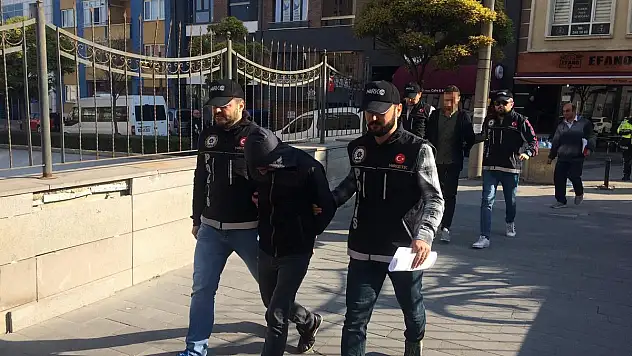 UYUŞTURUCU ŞÜPHELİSİ 3 ŞAHIS YAKALANDI