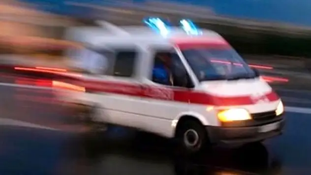 ÜZERİNE DEMİR KAPI DÜŞEN ÇOCUK YAŞAMINI YİTİRDİ