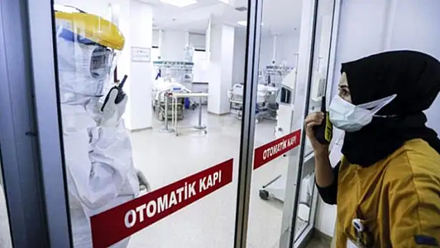 VAKA SAYILARINDAKİ ARTIŞ SONRASI SAĞLIK ÇALIŞANLARI İSTİFA ETMEYE BAŞLADI