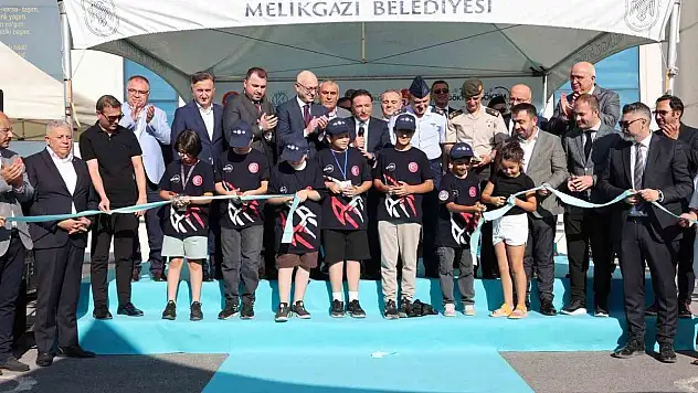 Vali Çiçek: Kodlamaları yaparken vatanımızın, milletimizin geleceğini kodlar gibi kodlayacağız