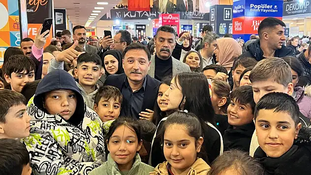 Vali Çiçek: Kayseri Kitap Fuarı 1 milyon ziyaretçiyi aşacak