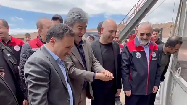 Vali Çiçek'ten sera bölgesine yakın takip