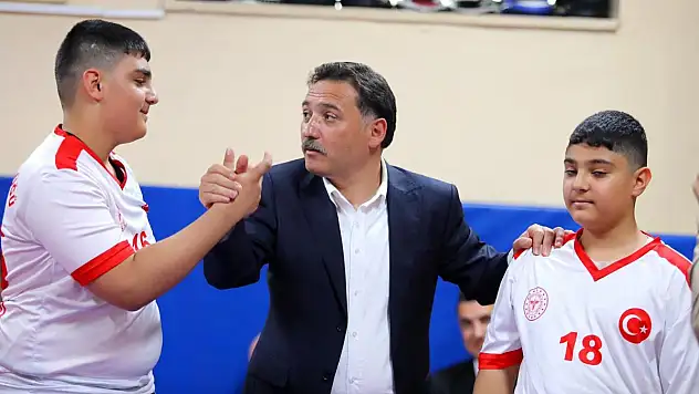 VALİ ÇİÇEK'TEN ERVA SAĞLIK SPOR KULÜBÜ'NE ZİYARET