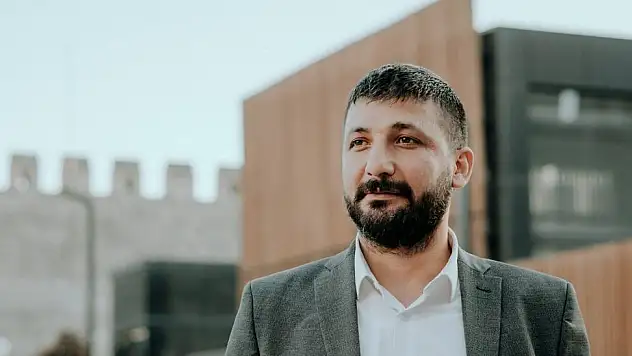 VALİ GÖKMEN ÇİÇEK