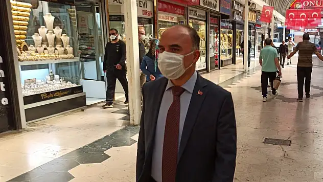 VALİ GÜNAYDIN ESNAFLARI ZİYARET ETTİ, VATANDAŞA MASKE DAĞITTI
