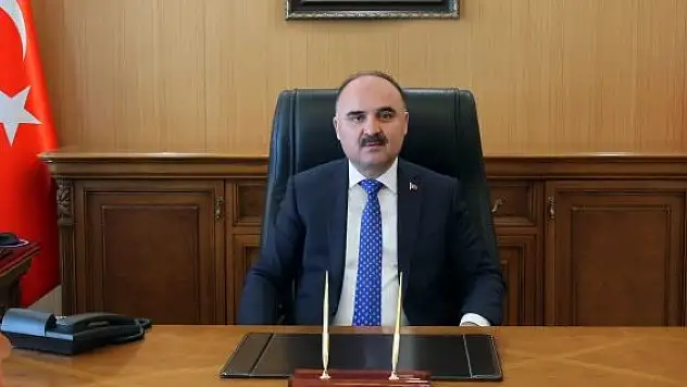 VALİ GÜNAYDIN'DAN 'EV VE İŞ YERLERİNİZE BAYRAK ASIN' ÇAĞRISI