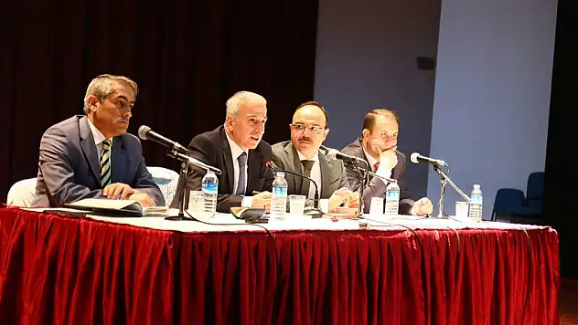 Vali Kamçı Muhtarlar Buluşmasında