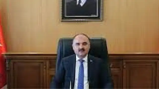 VALİ ŞEHMUS GÜNAYDIN CUMHURİYET BAYRAMI'NI KUTLADI