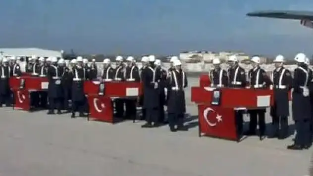 VAN FELAKETİNDE HAYATINI KAYBEDEN ŞEHİTLERİMİZİN İSİMLERİ BELLİ OLDU