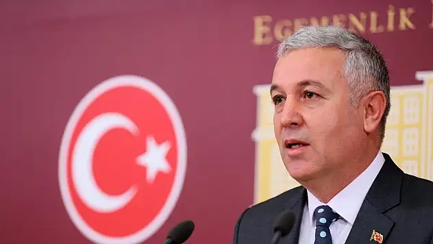 VEKİL ARIK, TARIM POLİTİKALARINI KAYSERİ TÜRKÜLERİYLE ELEŞTİRDİ