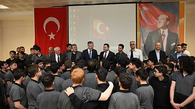 Vekil Çopuroğlu öğrencilerle 'Kariyer Günleri' programında buluştu