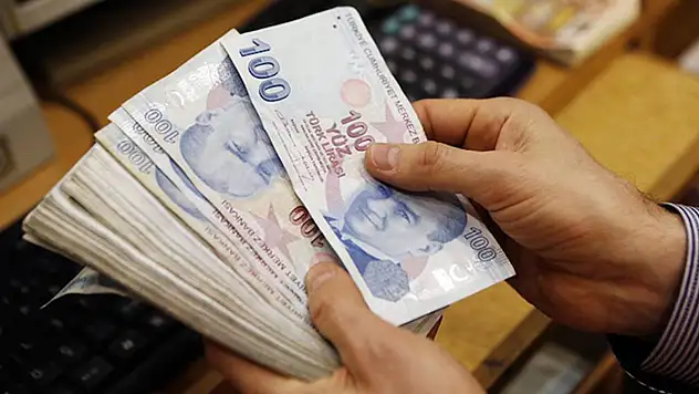 VEKİLLER MECLİSE GİTMEDİ, MİLYONLAR 15 OCAK'TA EK ZAMMI ALAMAYACAK