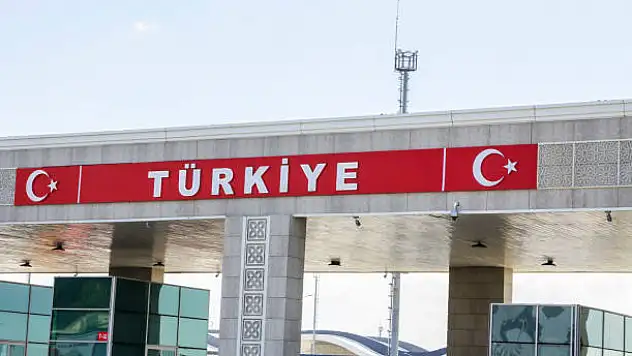 Yabancı plakalı araçlar hakkında yeni karar: Ödeme yapmadan Türkiye'den çıkamayacaklar