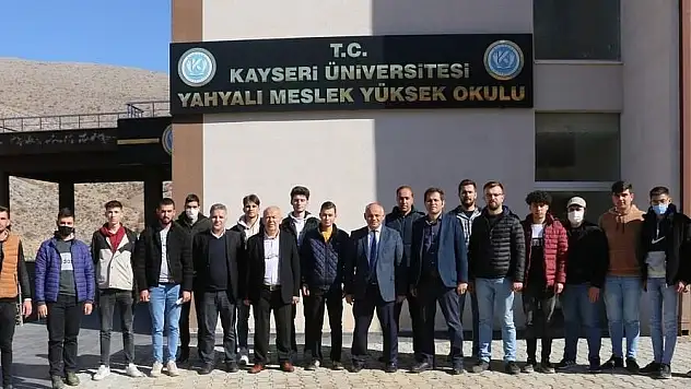 BAŞKAN ÖZTÜRK'TEN ÜNİVERSİTE ÖĞRENCİLERİNE DESTEK SÖZÜ