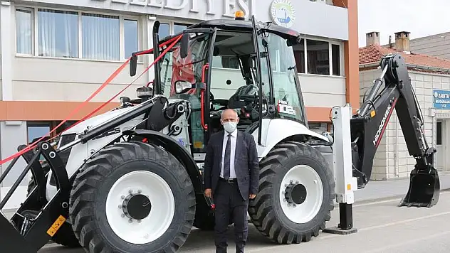 YAHYALI BELEDİYESİ YENİ İŞ MAKİNASINI BÜNYESİNE KATTI