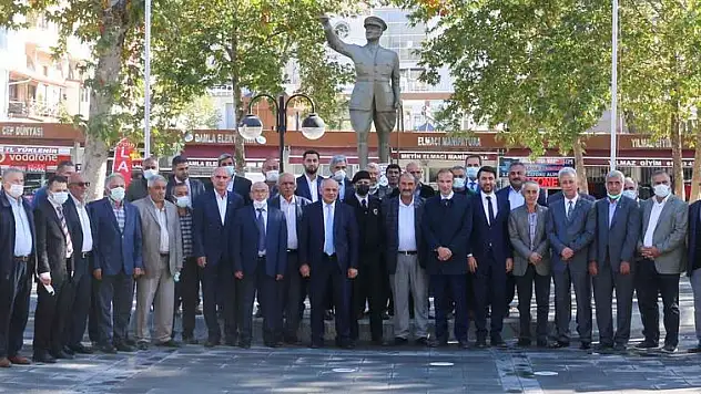 YAHYALI'DA 19 EKİM MUHTARLAR GÜNÜ KUTLANDI