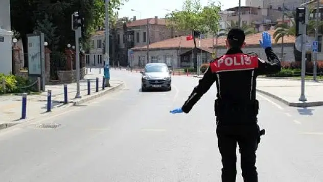 YAPILAN ARAŞTIRMAYA GÖRE VATANDAŞLARIN BÜYÜK ÇOĞUNLUĞU SOKAĞA ÇIKMA KISITLAMASINI DESTEKLİYOR