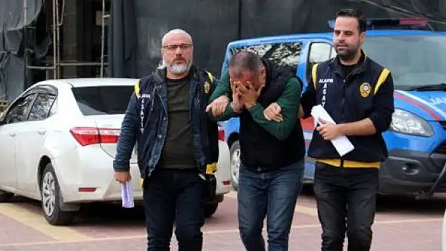 YAŞLI ADAMI EVLENDİRME VAADİYLE DOLANDIRDI!