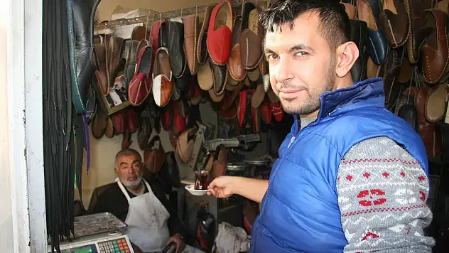 YEDİĞİ TOKAT YÜZÜNDEN 55 YILDIR ÇAY İÇMİYOR