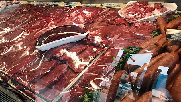 YEM FİYATLARINDAKİ ARTIŞ, KASAPLARI KARA KARA DÜŞÜNDÜRÜYOR