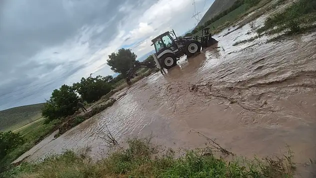 Yeşilhisar'da sel: Tarım arazileri sular altında kaldı