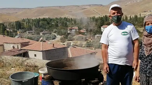 YEŞİLHİSAR'DA PEKMEZ YAPIMI BAŞLADI