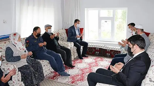 YEŞİLHİSAR'DA ŞEHİT AİLELERİNE 'ANNELER GÜNÜ' ZİYARETİ