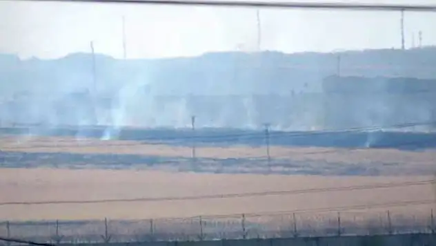 YPG'Lİ TERÖRİSTLER SİHA GÖRÜNTÜ ALMASIN DİYE OTLARI YAKTI