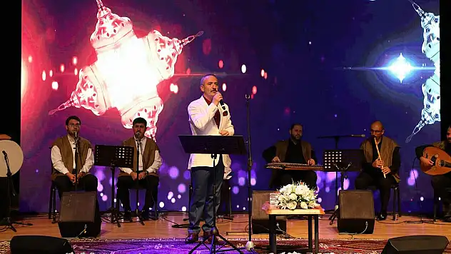 'YUNUS EMRE YILI'NDA MEHMET KEMİKSİZ KONSERİ