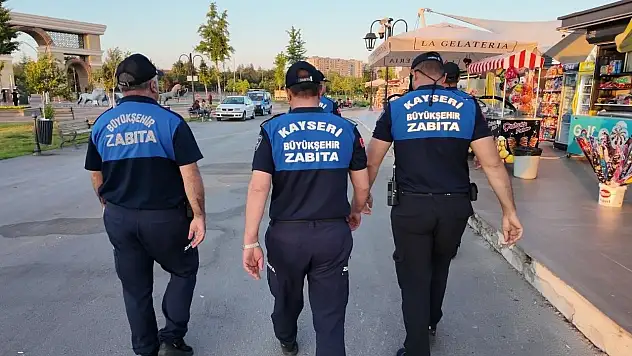 Kayseri'de zabıtanın Millet Bahçesi'ndeki denetimleri devam ediyor