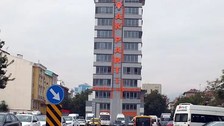 AK Parti Kayseri’den Özgür Özel’e sert yanıt: “Algı değil, belgeler konuşsun”