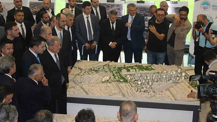 Bakan Kurum ve Yumaklı'dan Kayseri temasları