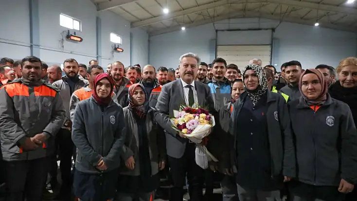 Başkan Palancıoğlu toplu iş sözleşmesini işçilerle kutladı