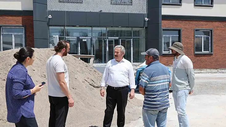 Başkan Palancıoğlu, Yıldırım Beyazıt Mahallesi'ndeki okul çalışmalarını inceledi